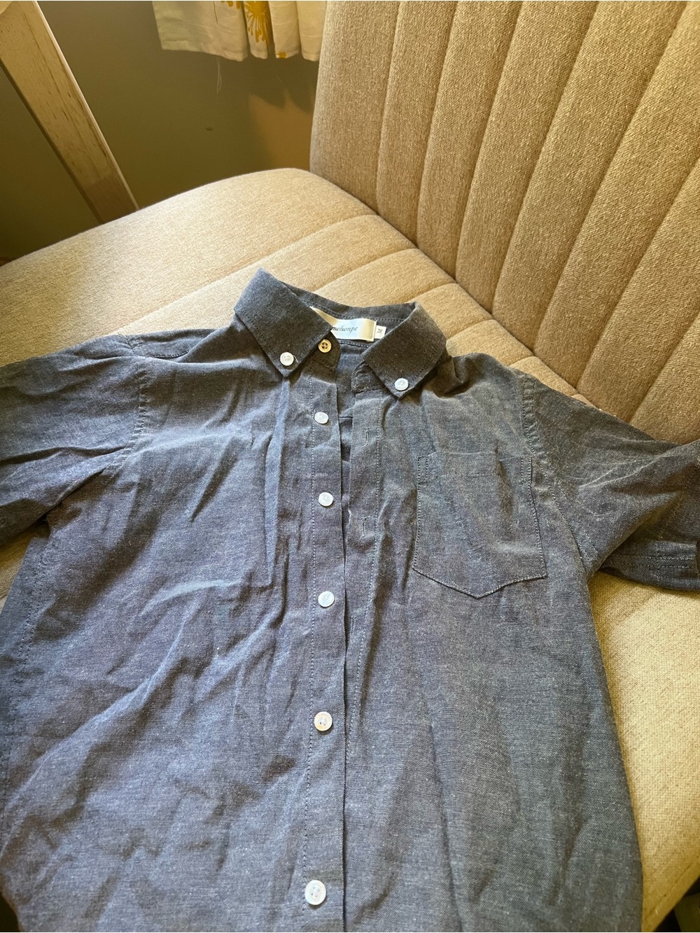 Boys Short-Sleeve Button-Down Shirt in Charcoal-M